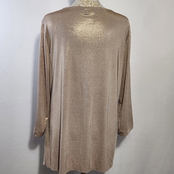 Chico's Travelers Blouse Tiered Gold Shimmer Slinky 3/4 Sleeve Stretch Size 2/12 - Picture 9 of 12